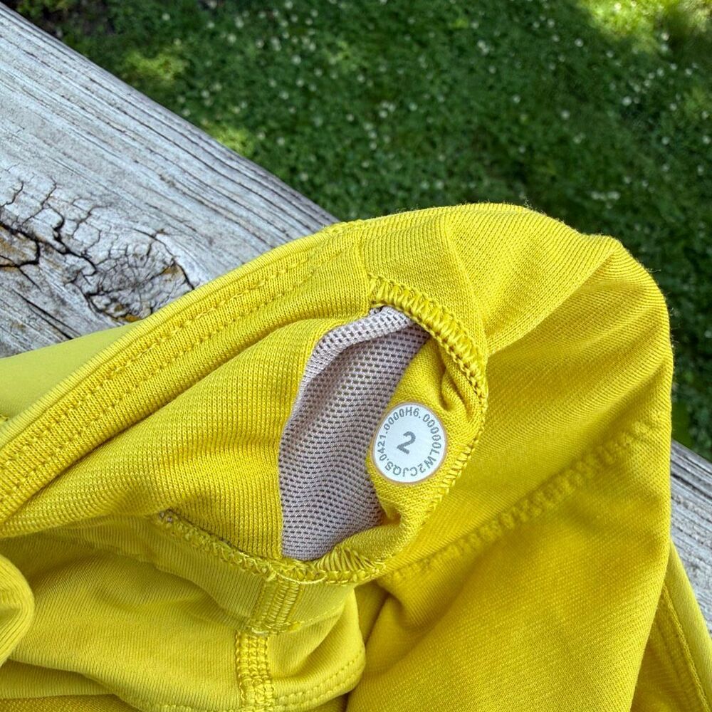 Lululemon Bra Women 2 Yellow Energy High-Neck Longline Bra - Picture 3 of 3